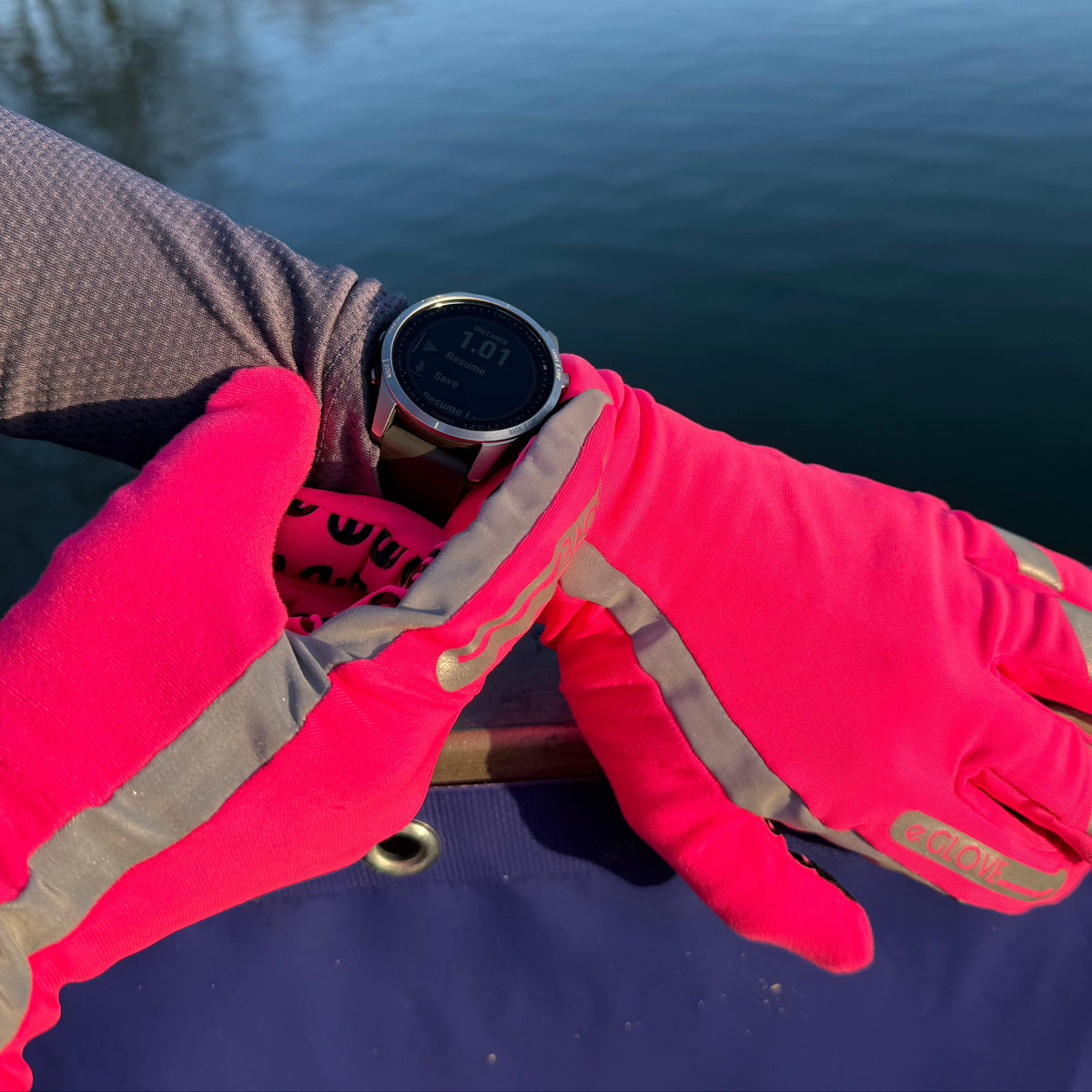 eGLOVE Hi-Vis Run Gloves – Fluoro Pink | Reflective Touchscreen Running Gloves