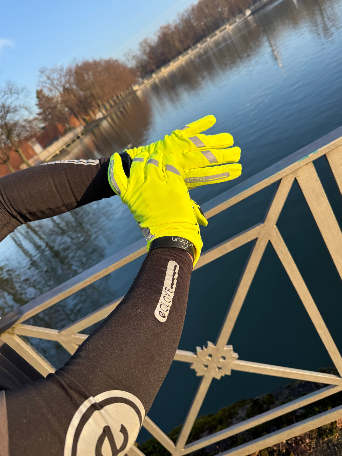 eGLOVE Hi-Vis Run Gloves – Fluoro Yellow | Reflective Touchscreen Running Gloves
