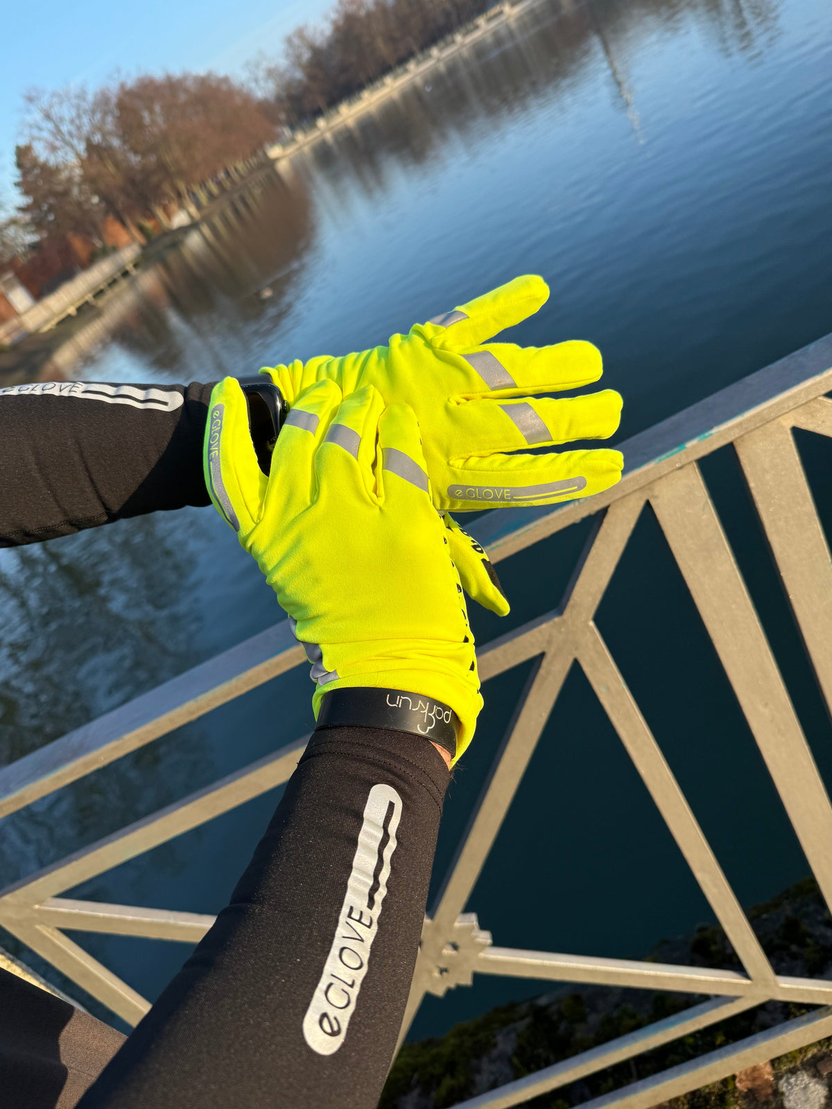 eGLOVE Hi-Vis Run Gloves – Fluoro Yellow | Reflective Touchscreen Running Gloves