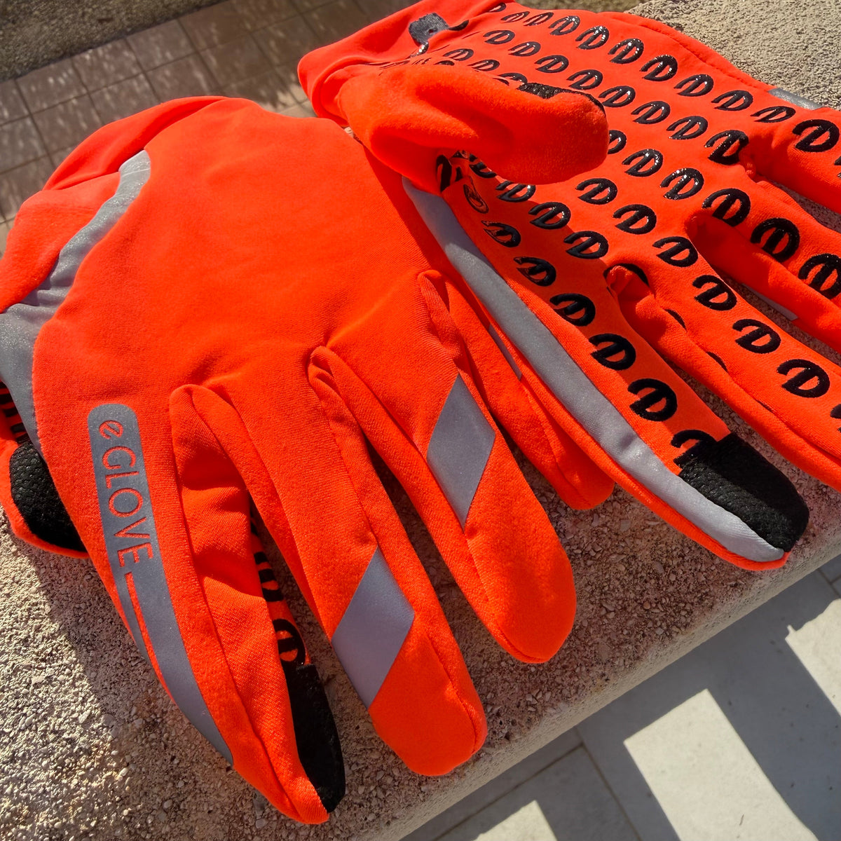eGLOVE Hi-Vis Run Gloves – Fluoro Orange | Reflective Touchscreen Running Gloves