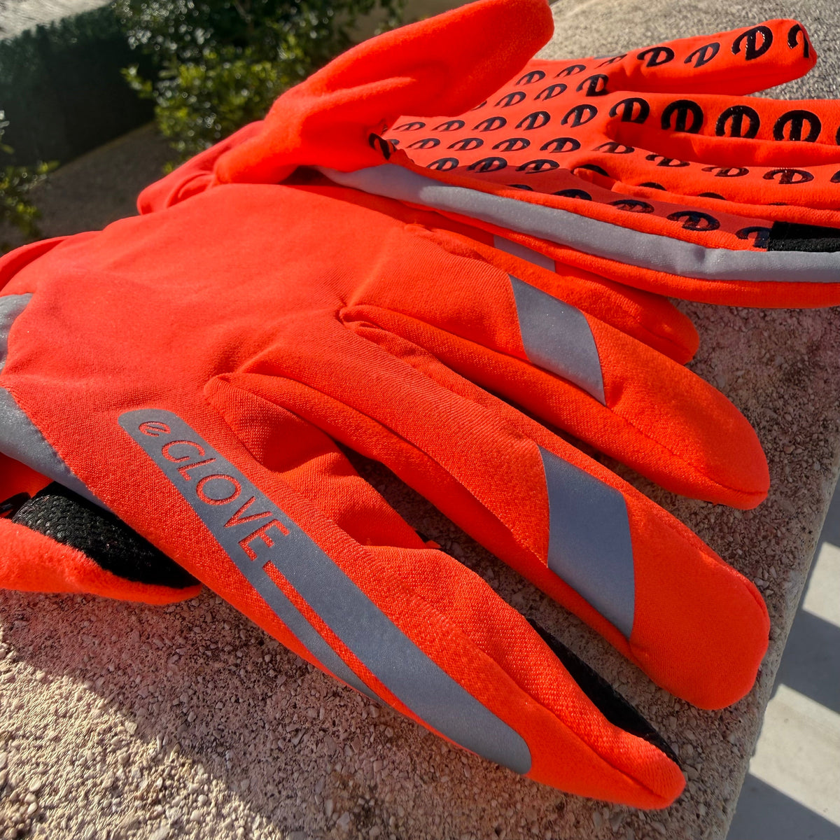 eGLOVE Hi-Vis Run Gloves – Fluoro Orange | Reflective Touchscreen Running Gloves