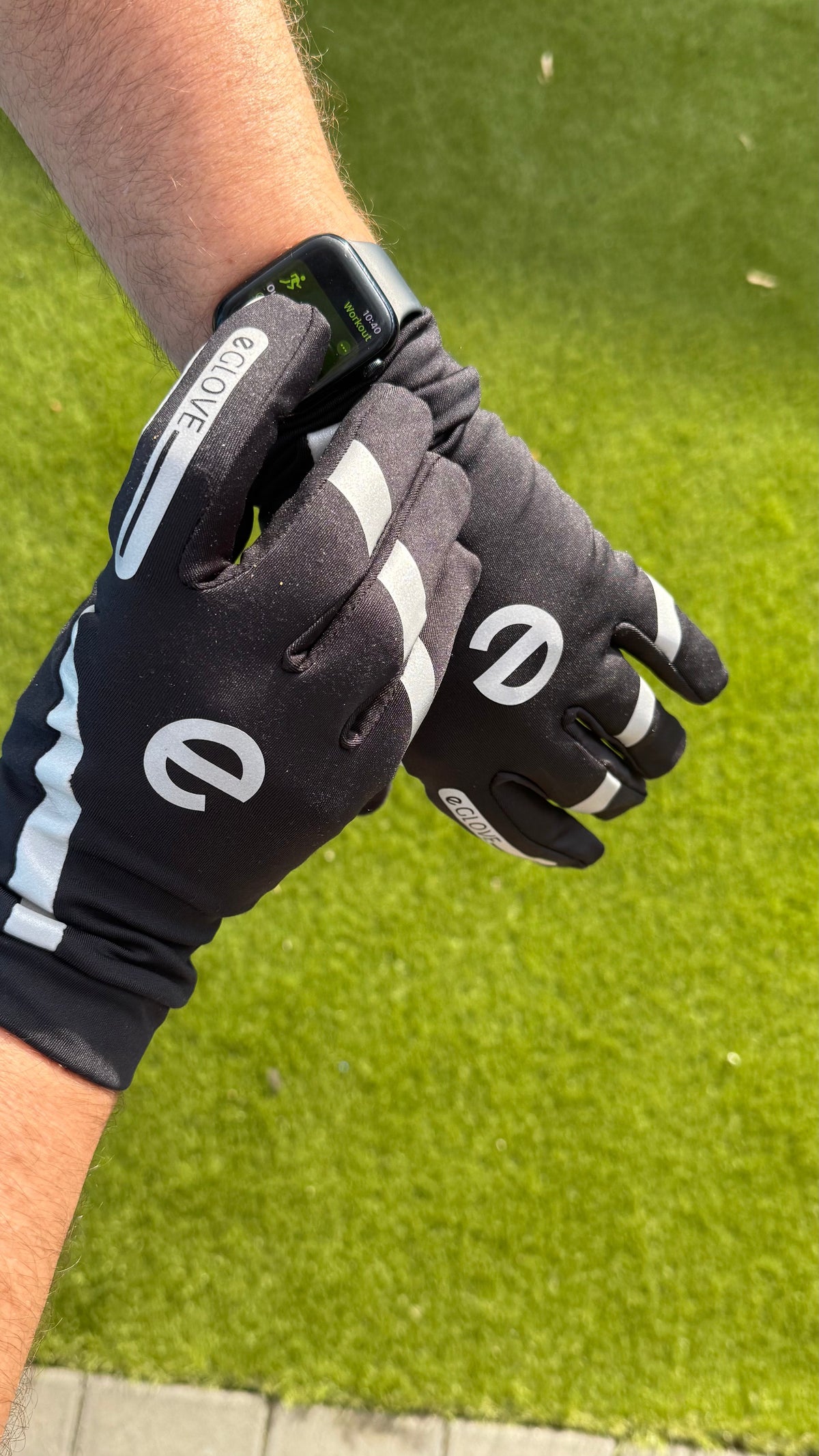 eGLOVE Hi-Vis Run Gloves – Black | Reflective Touchscreen Running Gloves