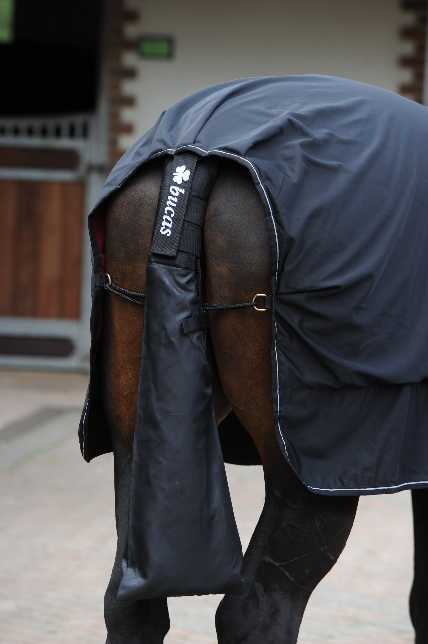 BUCAS TAIL PROTECTOR BAG - Black