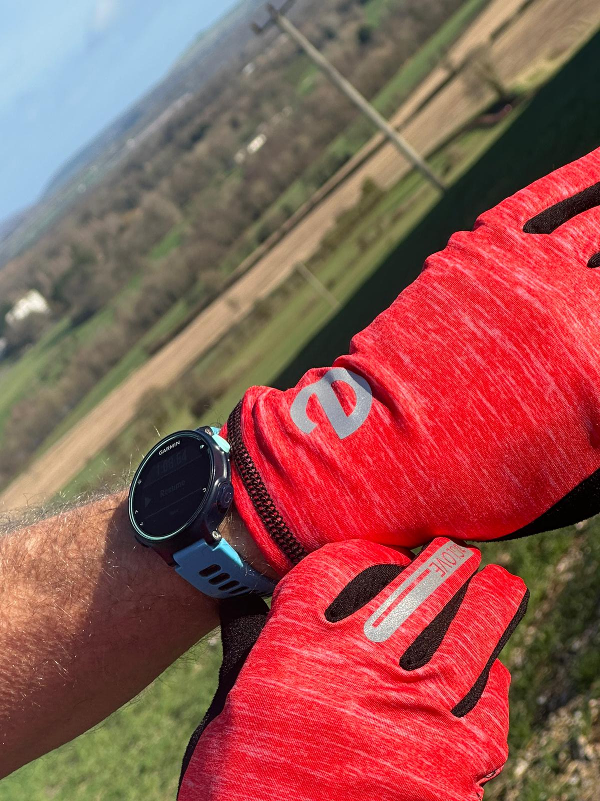 eGLOVE Run Gloves – Red | Touchscreen Running Gloves