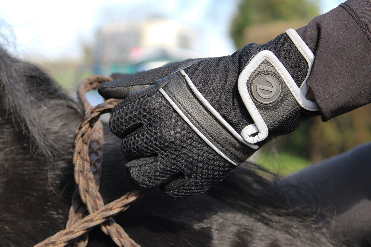 eQUEST GripPro X-LITE Riding Gloves - Black Reflective Edition